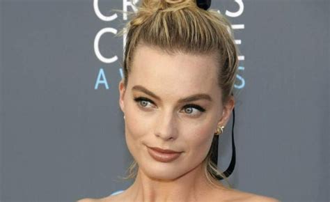 Margot Robbie Body Measurements, Height, Weight,。